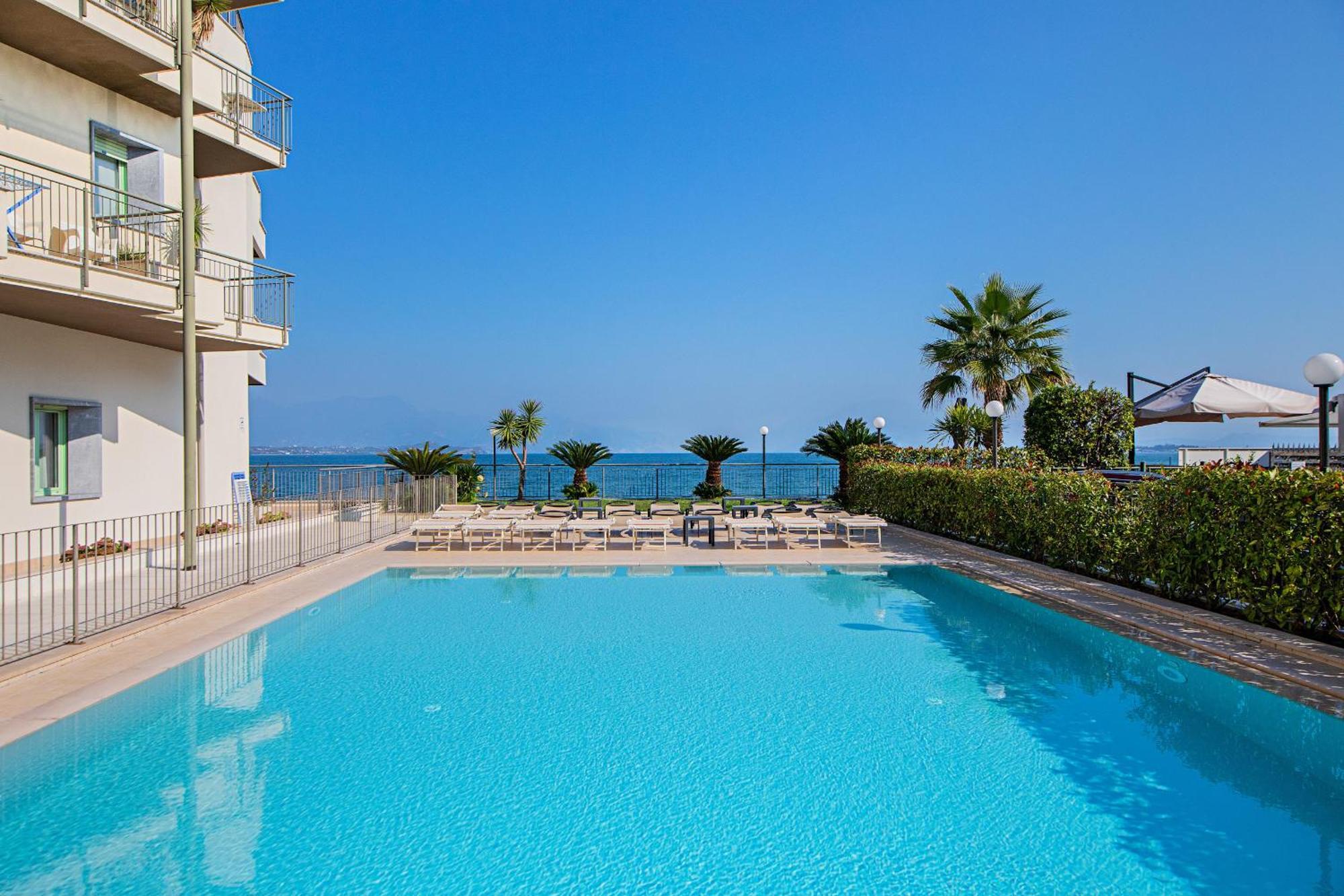 Residenza Miralago II By Wonderful Italy Desenzano del Garda Exteriör bild